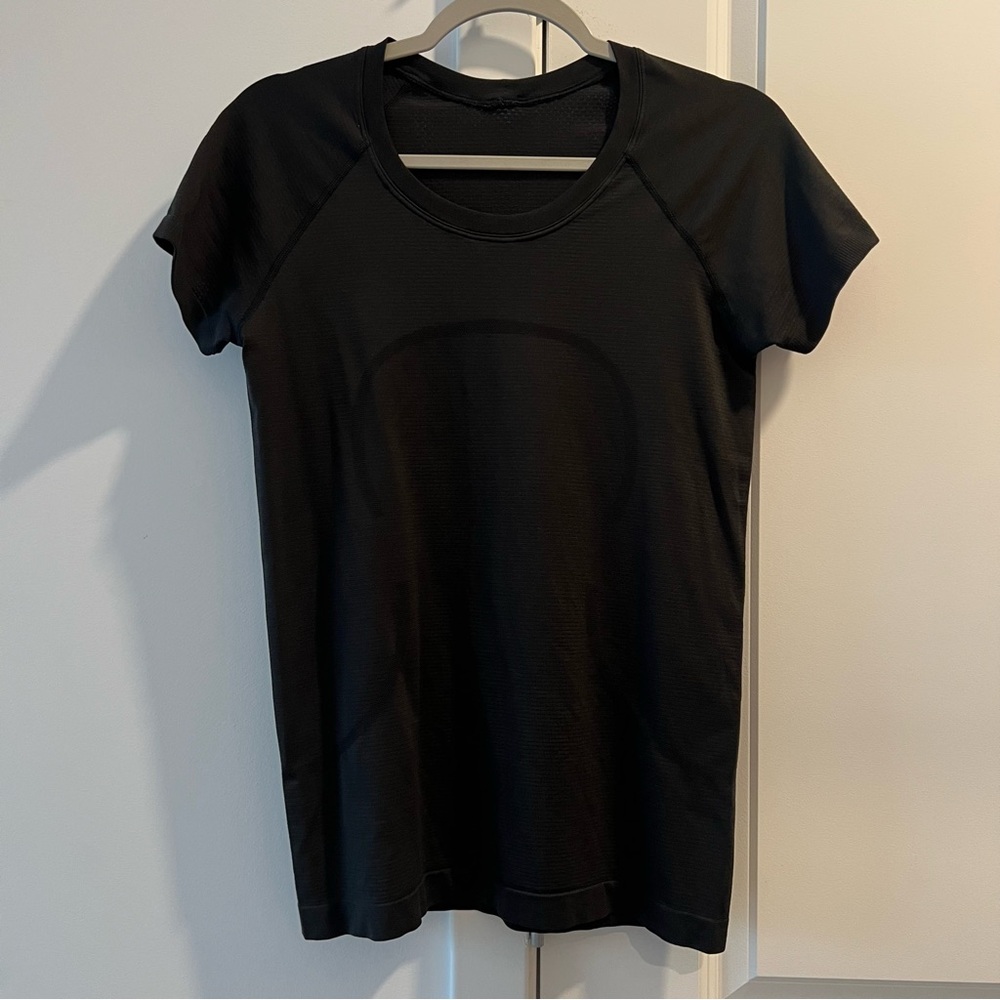 Lululemon Swiftly Tech Short Sleeve Hip Length - Black